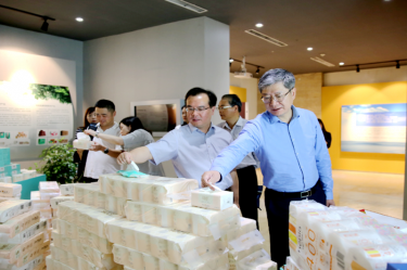 2019年 5月22日，時(shí)任浙江省社會(huì)組織綜合黨委專職副書記、省民政廳社會(huì)組織管理局局長蔡國華蒞臨景興紙業(yè)調(diào)研企業(yè)發(fā)展情況和黨建工作